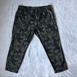 Old Navy Utility Cropped Pants